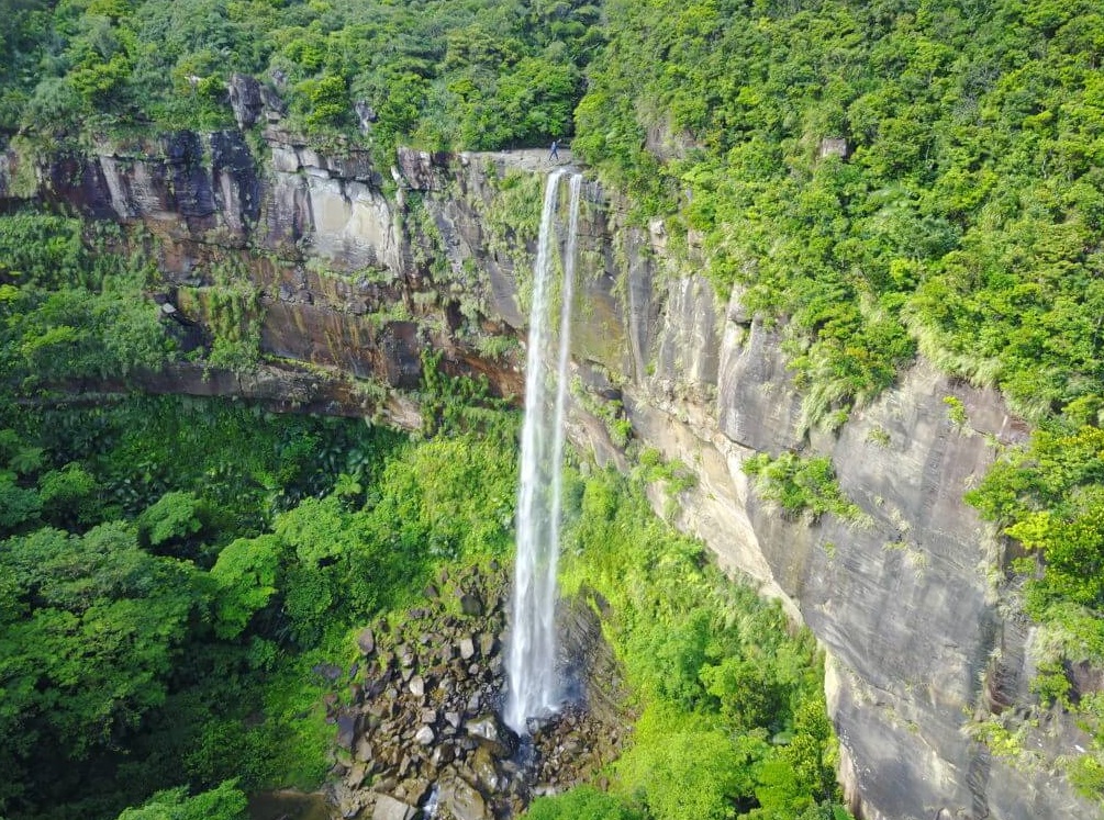 PinaiSara waterfall